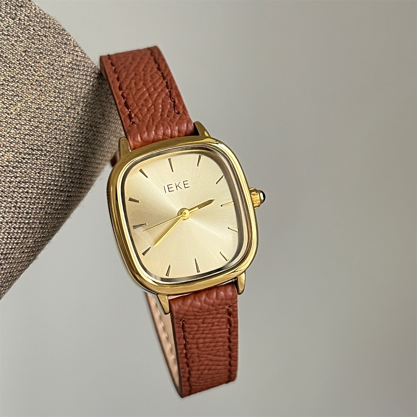 Luxury Watch & Jewellery Recensioni - Korean temperament, brown, niche, light luxury,