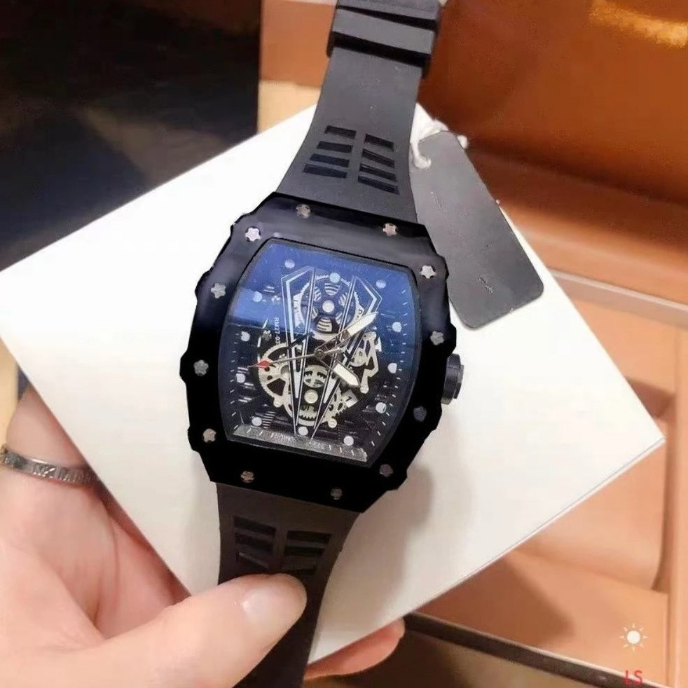 Transparent Black Case Casual  – Luxury Watch With Rubber Strap Bewertung und Preis