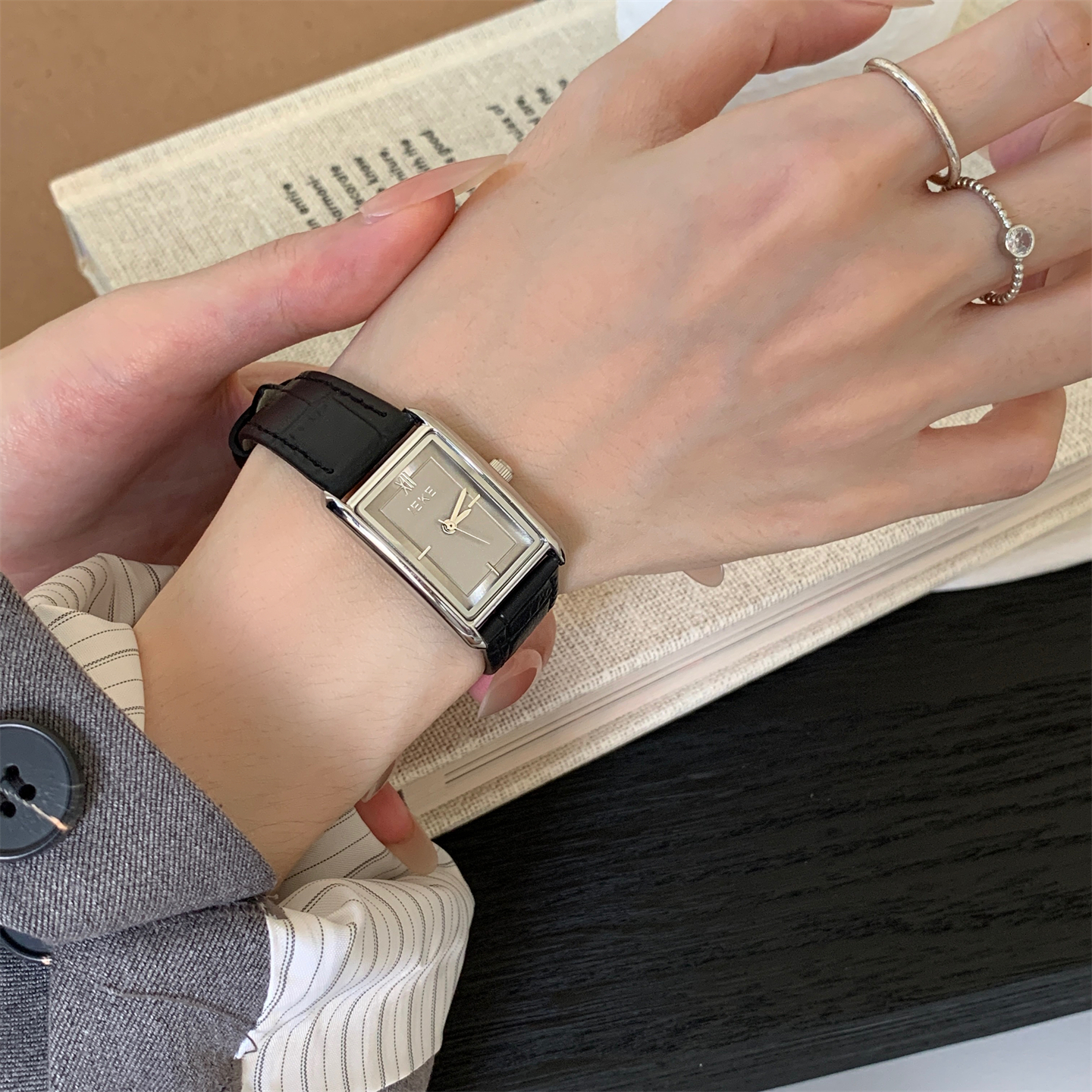 Niche high-end retro literary  – Luxury Watch & Jewellery Recensioni Bewertung und Preis