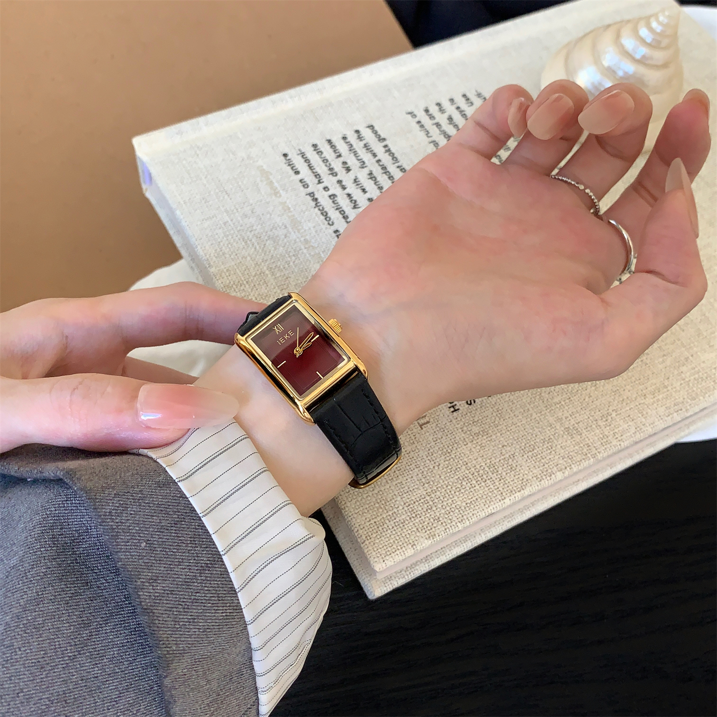 Niche high-end retro literary  – Luxury Watch & Jewellery Recensioni Bewertung und Preis