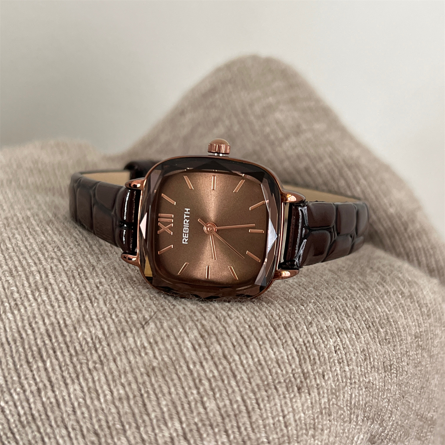 Brown retro square watch femal – Luxury Watch & Jewellery Recensioni Bewertung und Preis