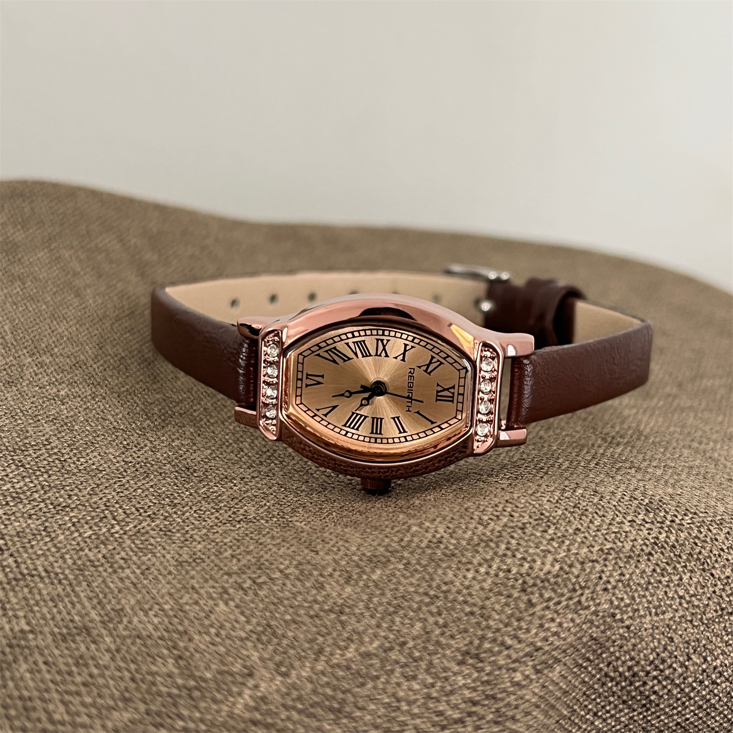 Brown retro square watch femal – Luxury Watch & Jewellery Recensioni Bewertung und Preis