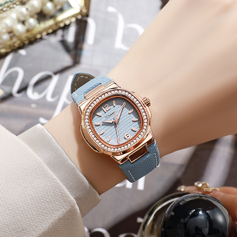 Exquisite And Minimalist Nauti – Luxury Watch With Rubber Strap Bewertung und Preis