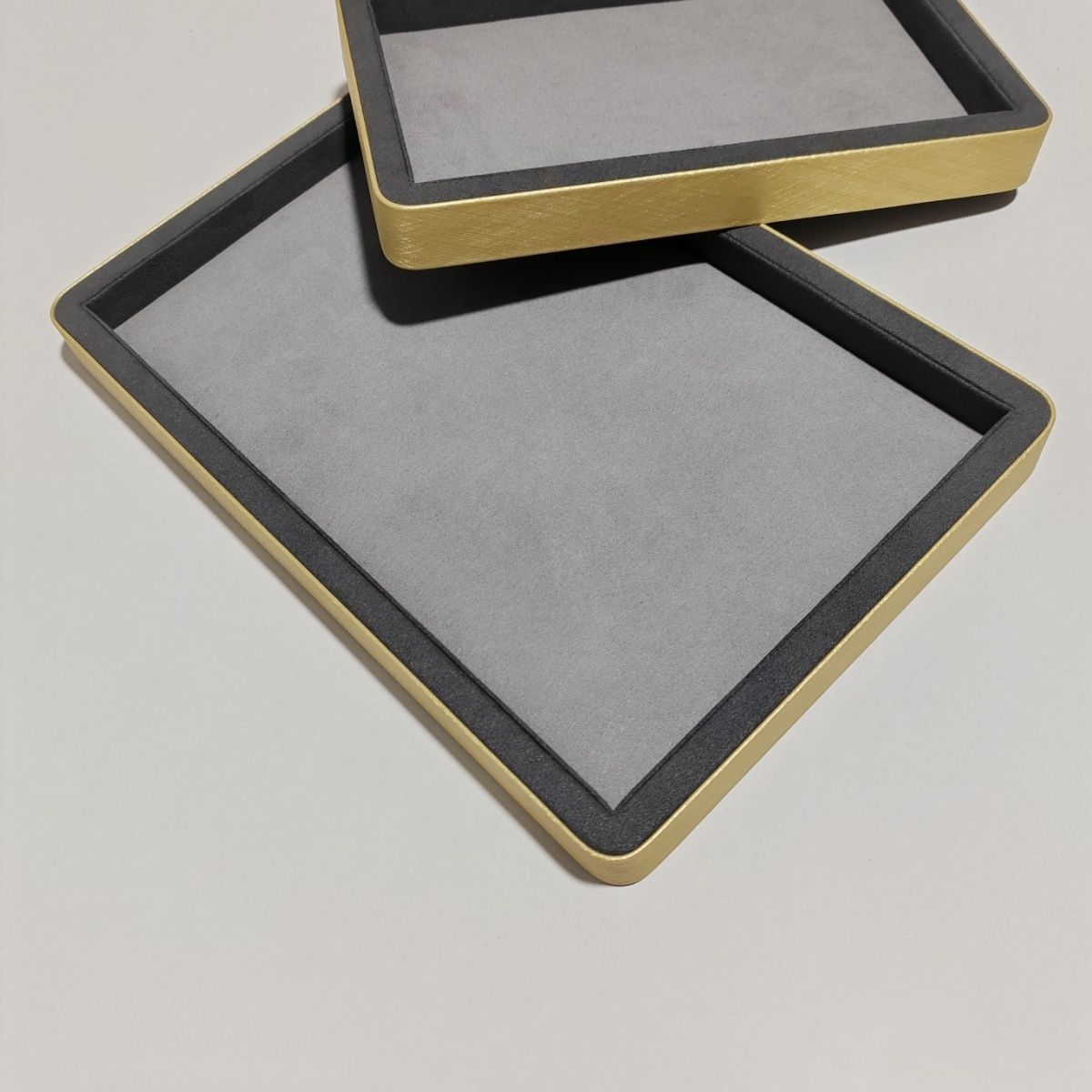 Gray Suede Leather Jewelry Dis – Luxury Watch Photo Bewertung und Preis