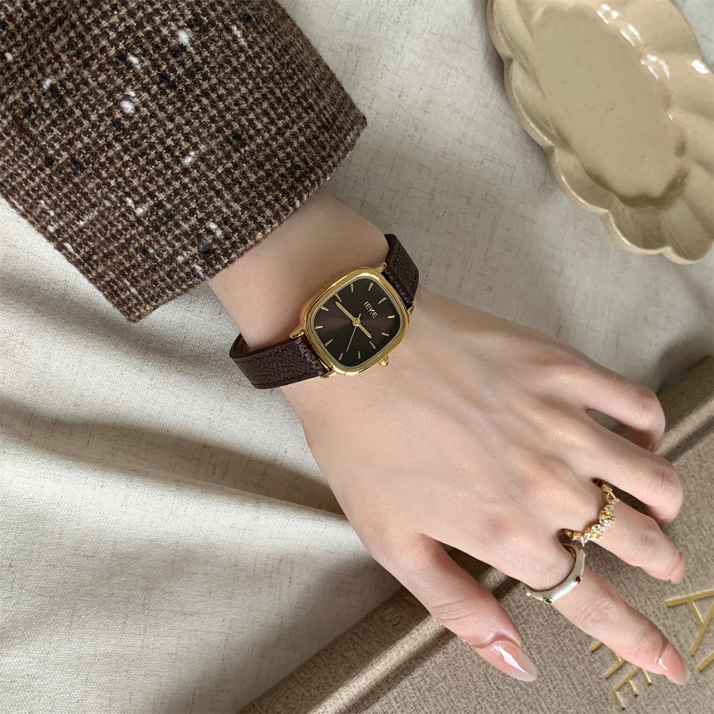 Korean temperament, brown, nic – Luxury Watch & Jewellery Recensioni Bewertung und Preis